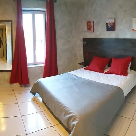 Отель Auberge De Bonpas Logis De France Авиньон Экстерьер фото